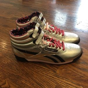 Reebok freestyle hi women’s size 11 bright silver